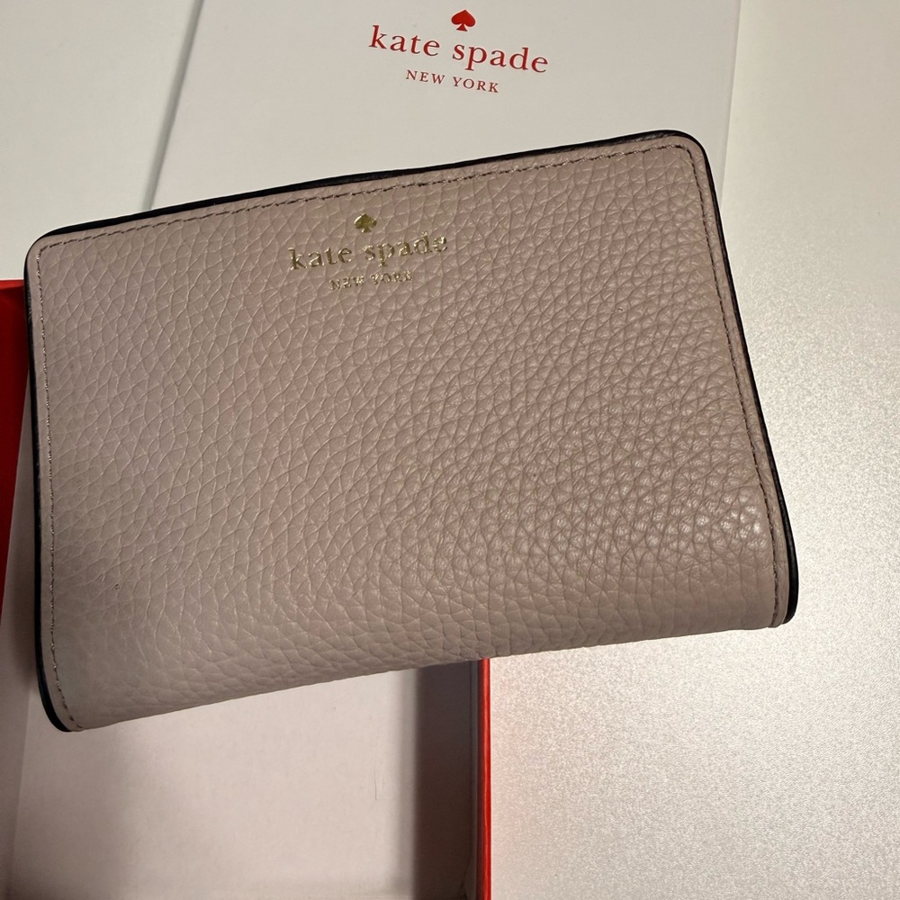 Kate Spade Blush Leather Wallet - Picture 3 of 6